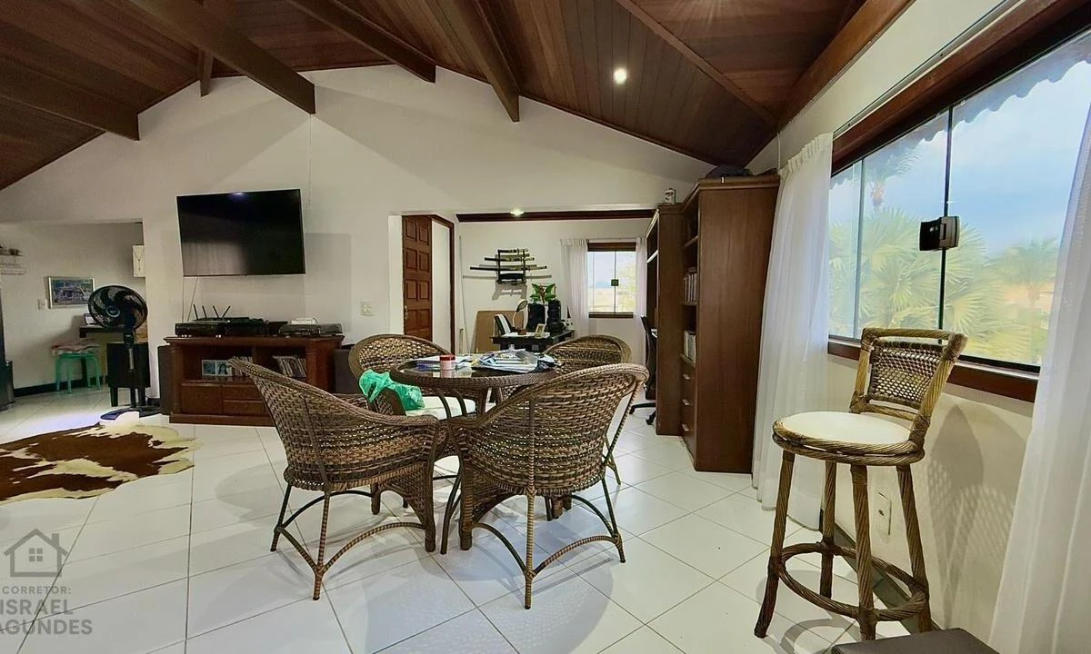 Furnished house with 6 bedrooms and 6 parking spots