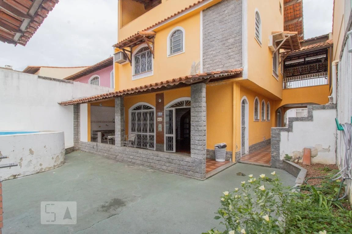 Rental house with 4 bedrooms and a private garden — photo 67
