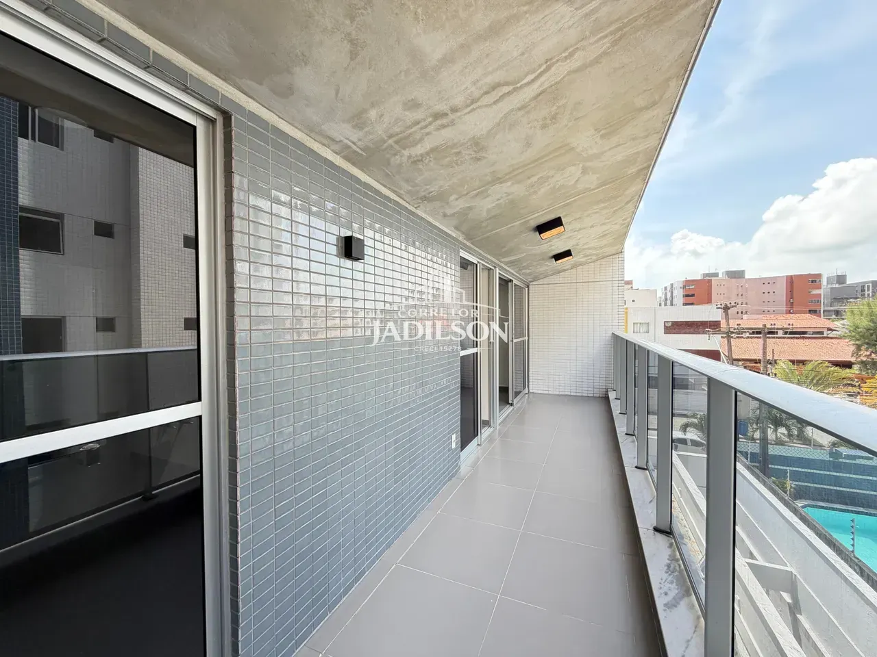 2-bedroom apartment in a building with a gym — photo 19