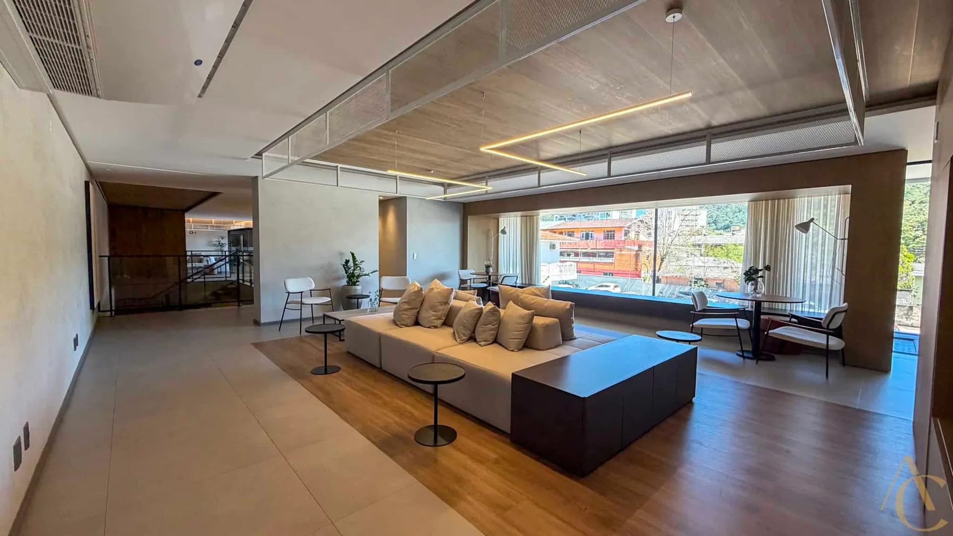 Glass-enclosed balcony in a 2-bedroom apartment, 69 m² — photo 48