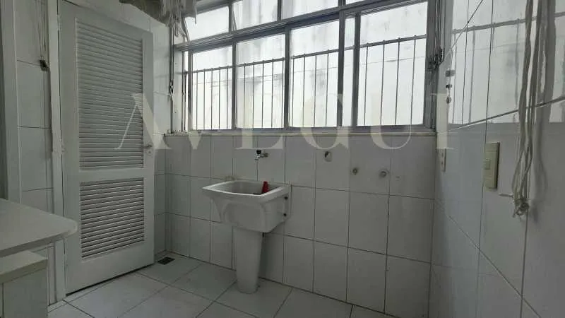Вид на воду та 4 спальні: квартира 258 м² — photo 30