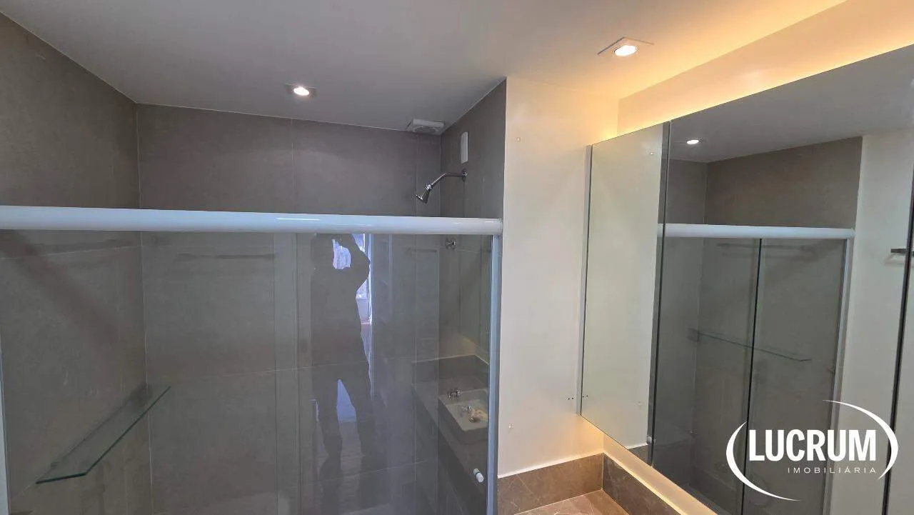 3-bedroom apartment with built-in storage and 3 baths — photo 14