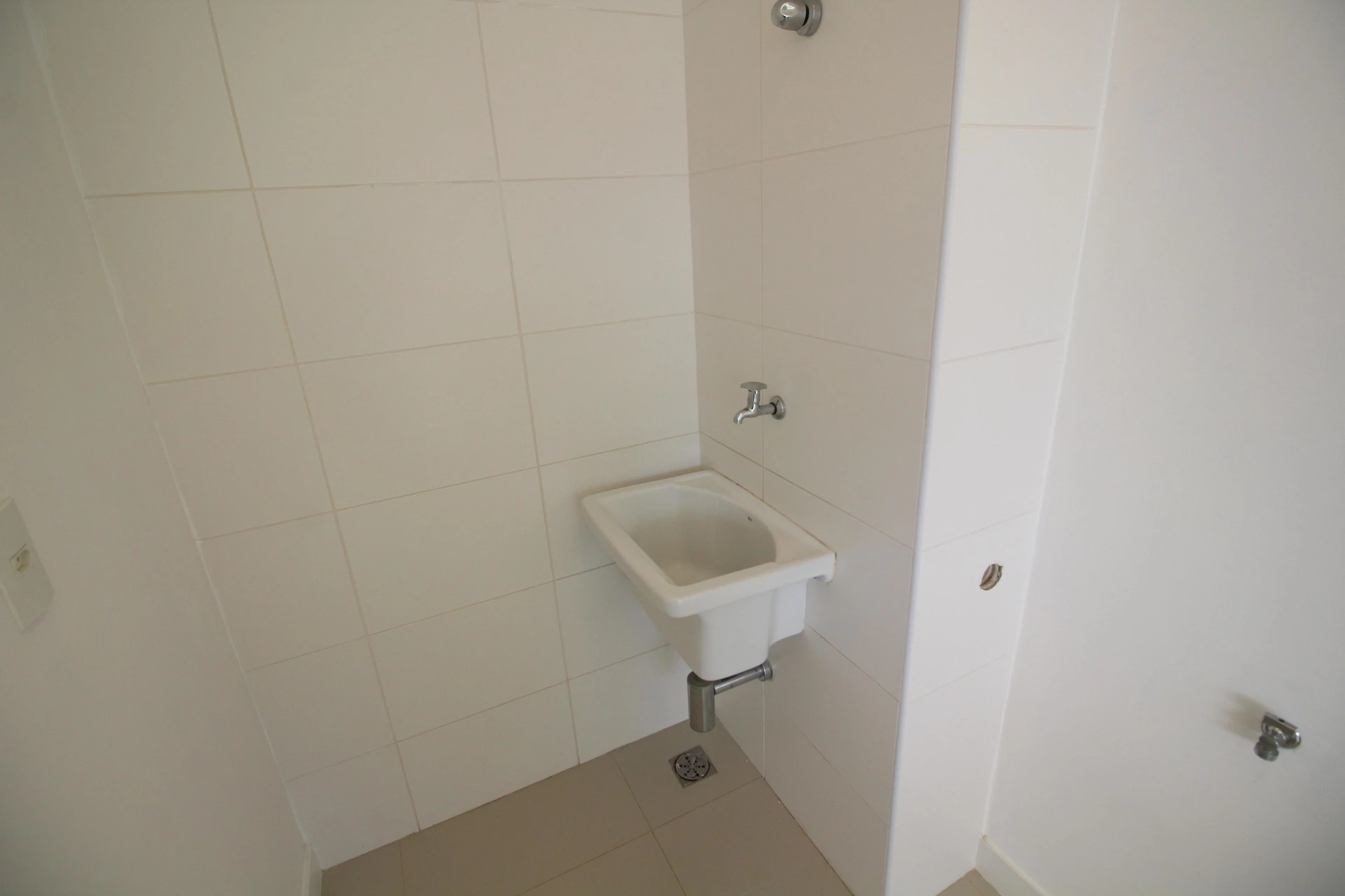 Apartamento de 2 quartos com janelas do piso ao teto — photo 54