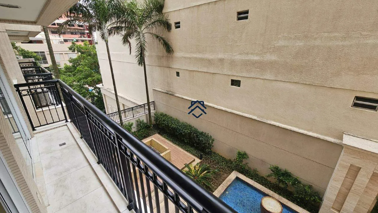 Furnished apartment, 74 m², with a glass-enclosed balcony — photo 10