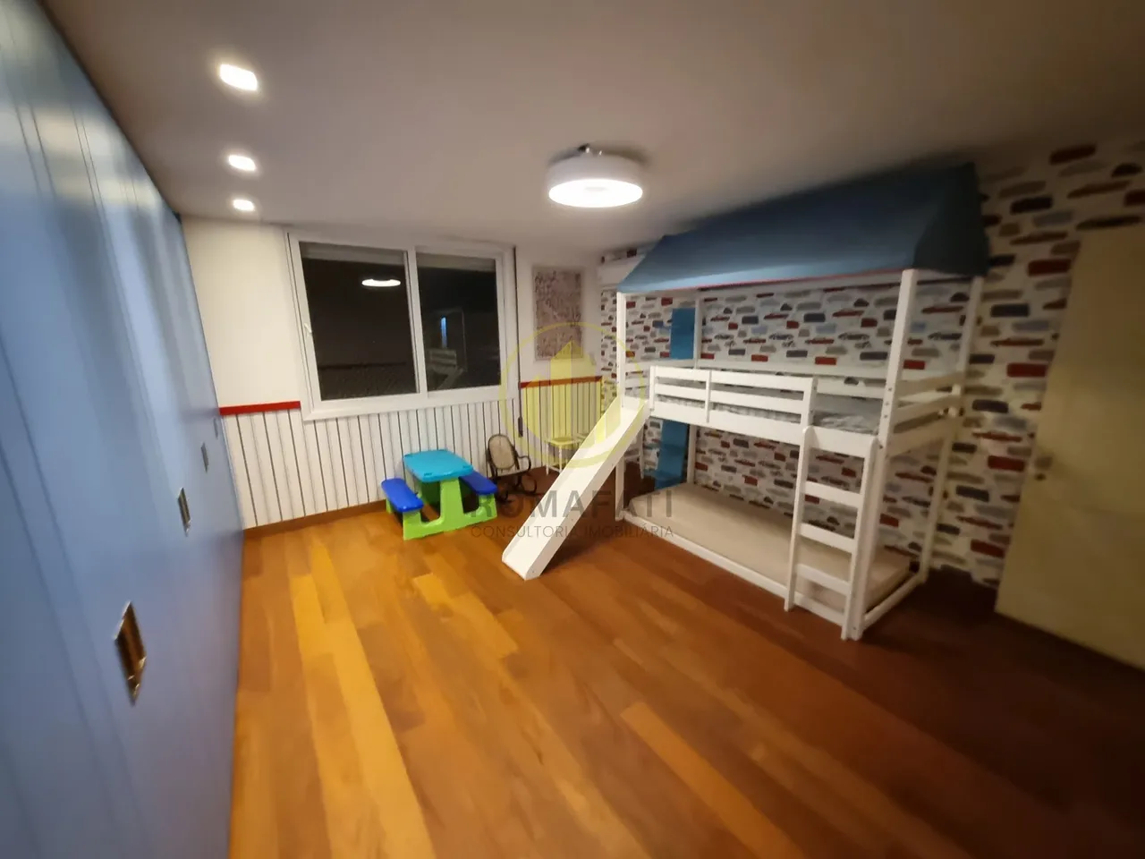 300 m² apartment with 3 bedrooms and an open-plan kitchen — photo 5