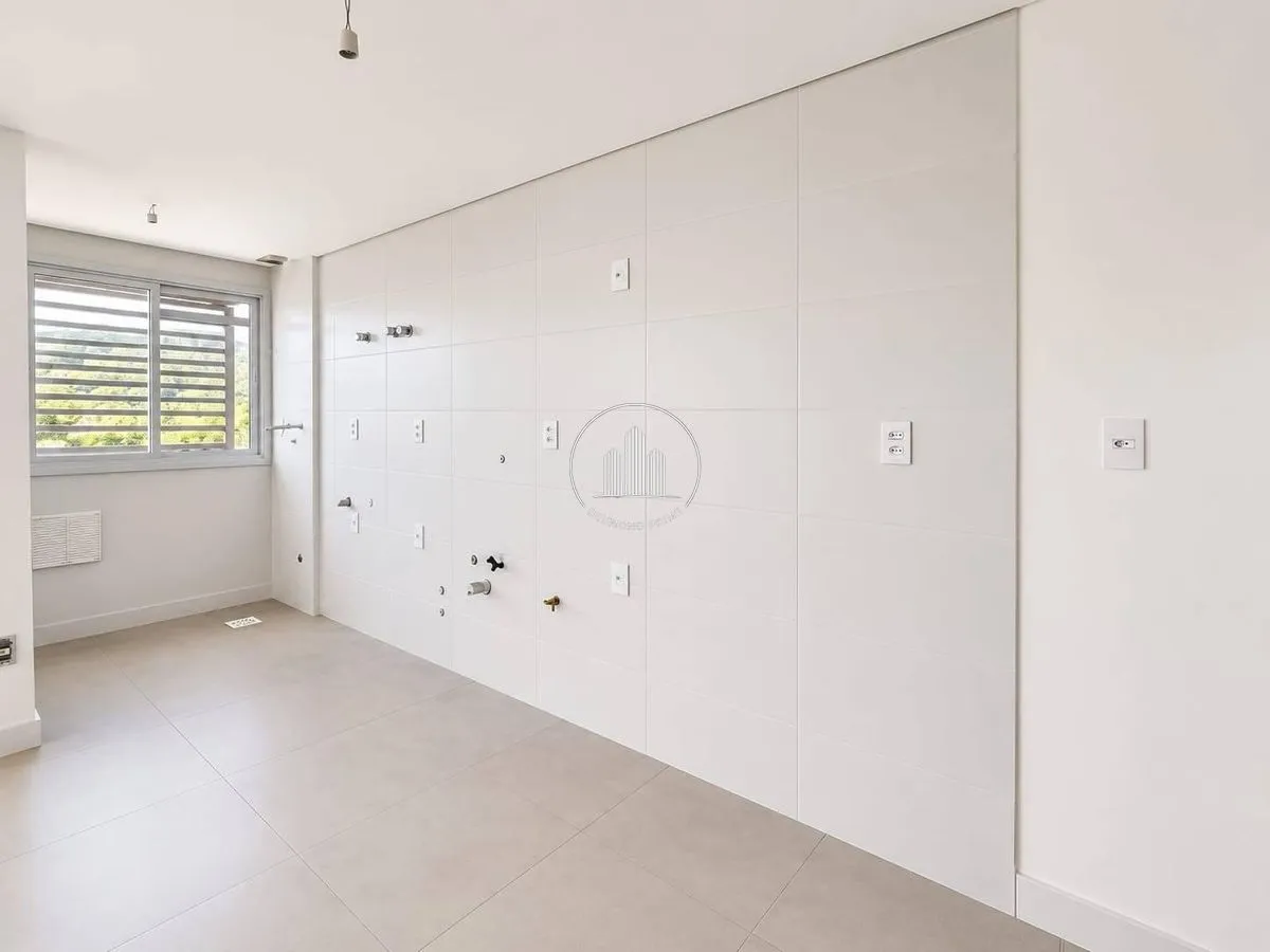 Apartment with 3 bedrooms and 2 en-suites with balcony — photo 26