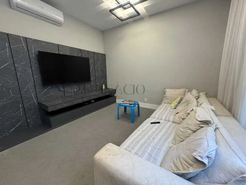 Casa com 5 quartos e 5 banheiros, cozinha planejada — photo 22