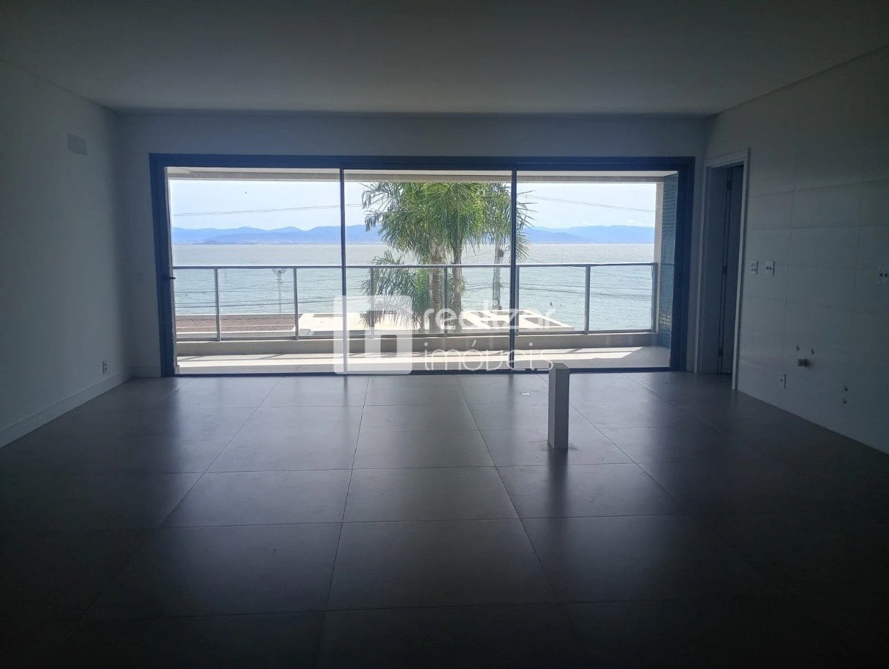 Private BBQ in a 3-bedroom apartment, 198 m² — photo 3