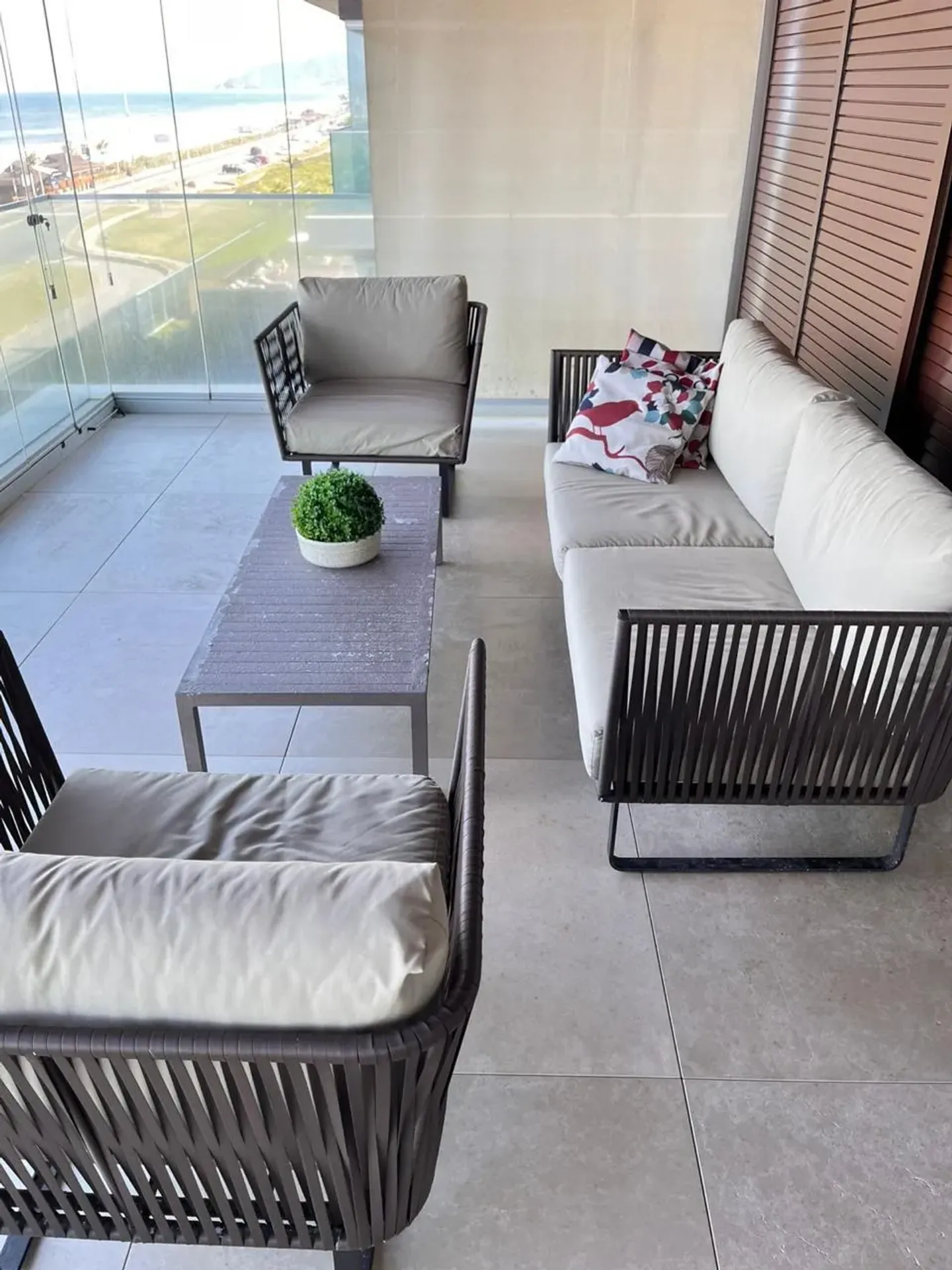 Apartment on the 3rd floor with a water view — photo 9