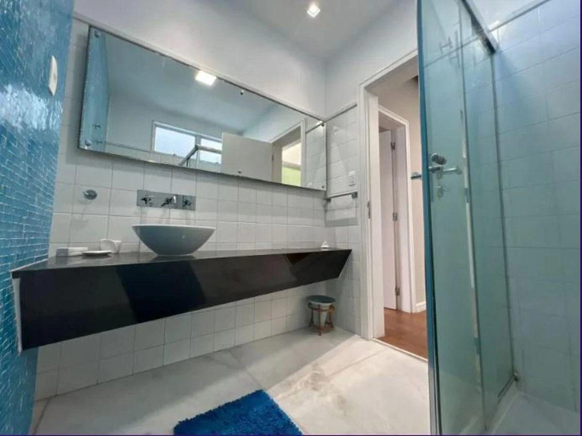 Furnished 400 m² apartment with 4 bedrooms and a terrace — photo 27
