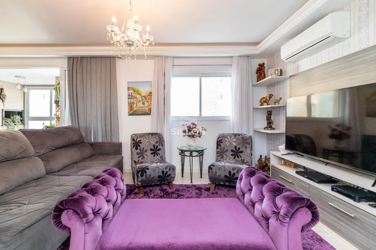 2-bedroom apartment in a building with a gym — photo 9