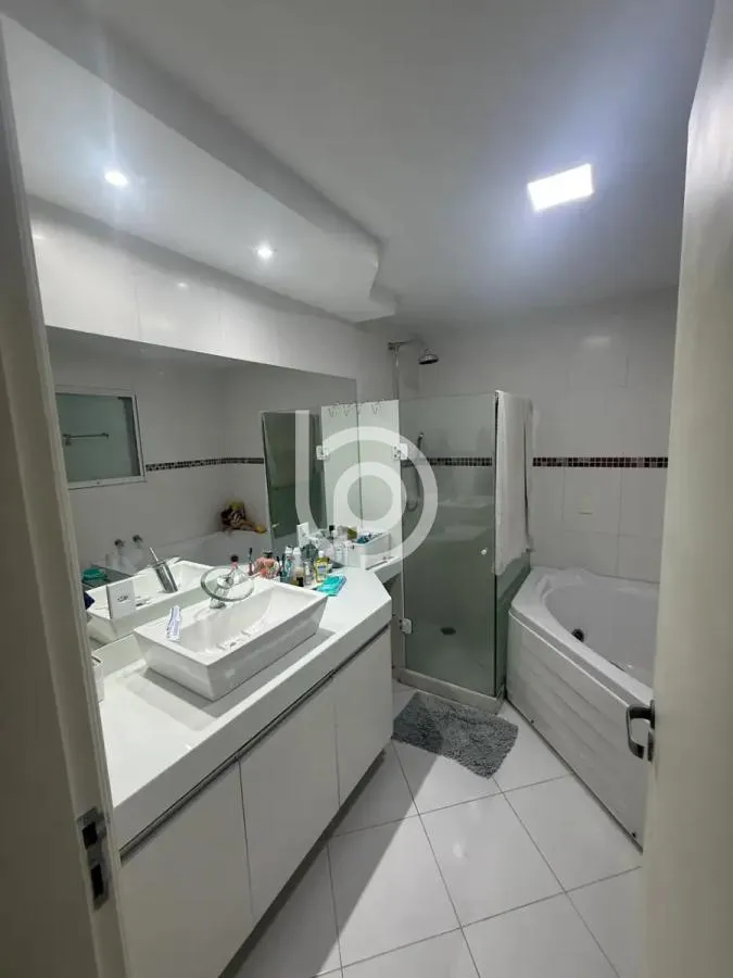 Ванна та 5 спалень: будинок 400 м² — photo 18