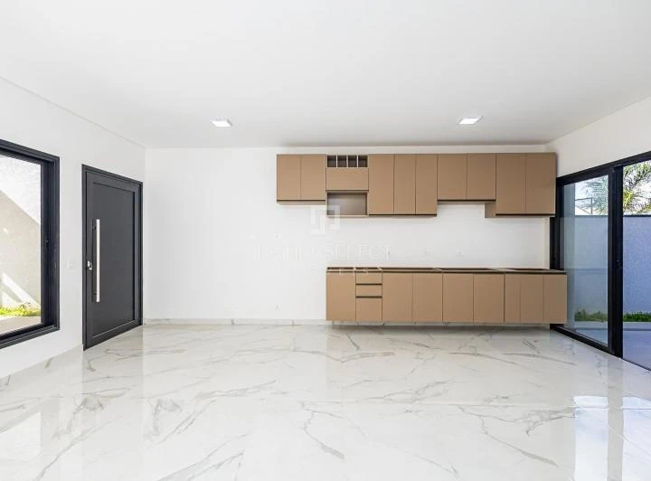 House with 3 en-suite bedrooms and 2 parking spots — photo 6