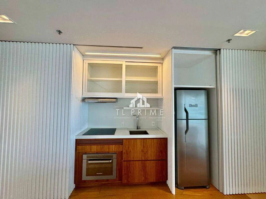 Furnished 1-bedroom apartment with an enclosed balcony — photo 9