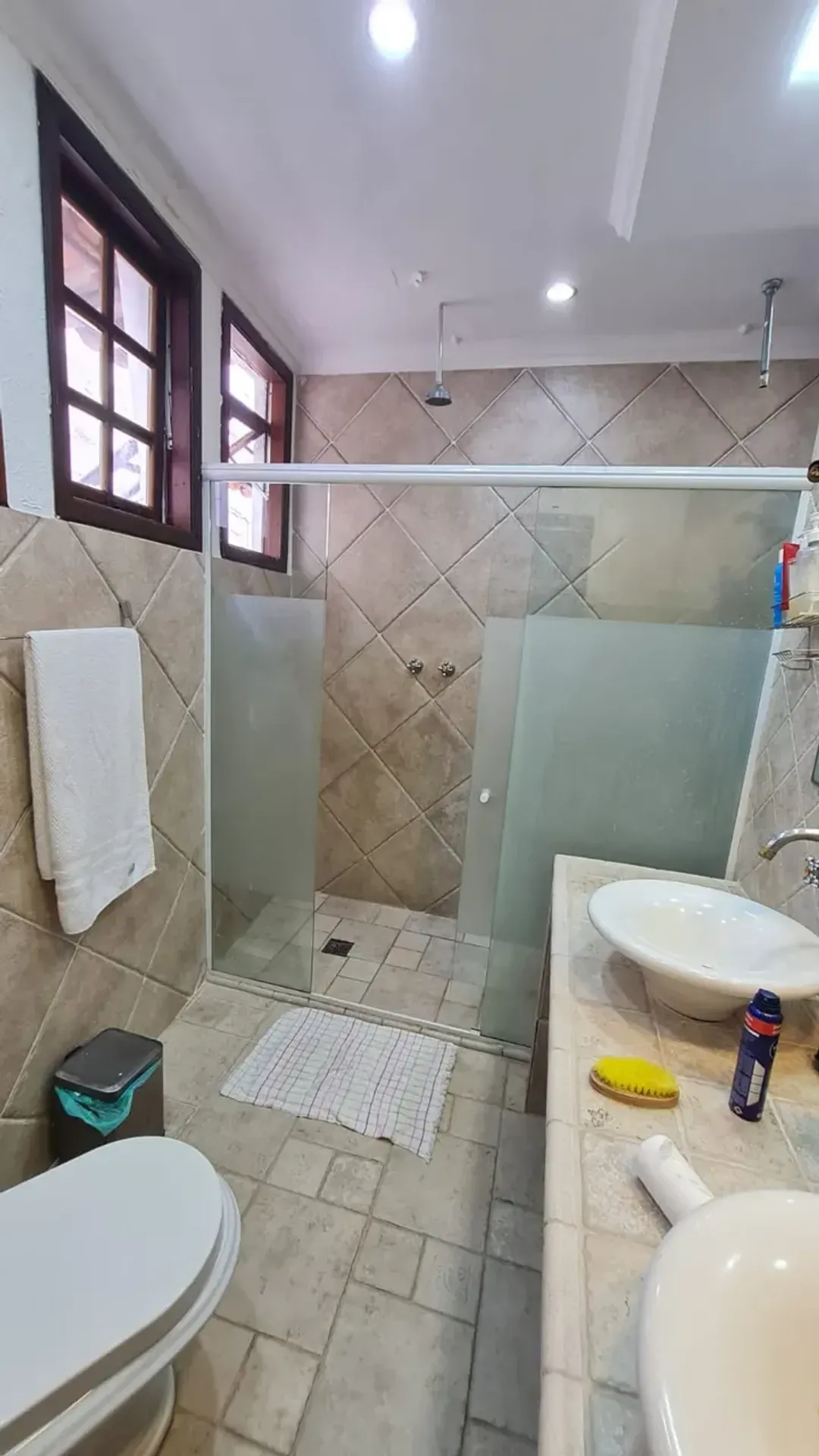 Furnished house 450 m² with 4 bedrooms and 4 bathrooms — photo 32