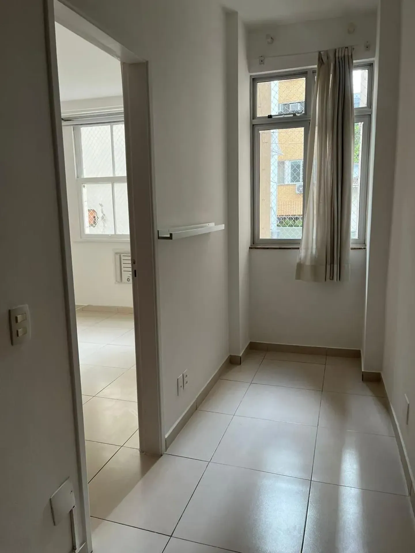 35 m² unfurnished apartment with open-plan kitchen — photo 18