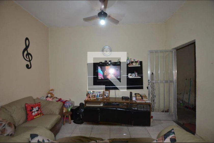 Furnished 1-bedroom house with a gas stove kitchen — photo 8