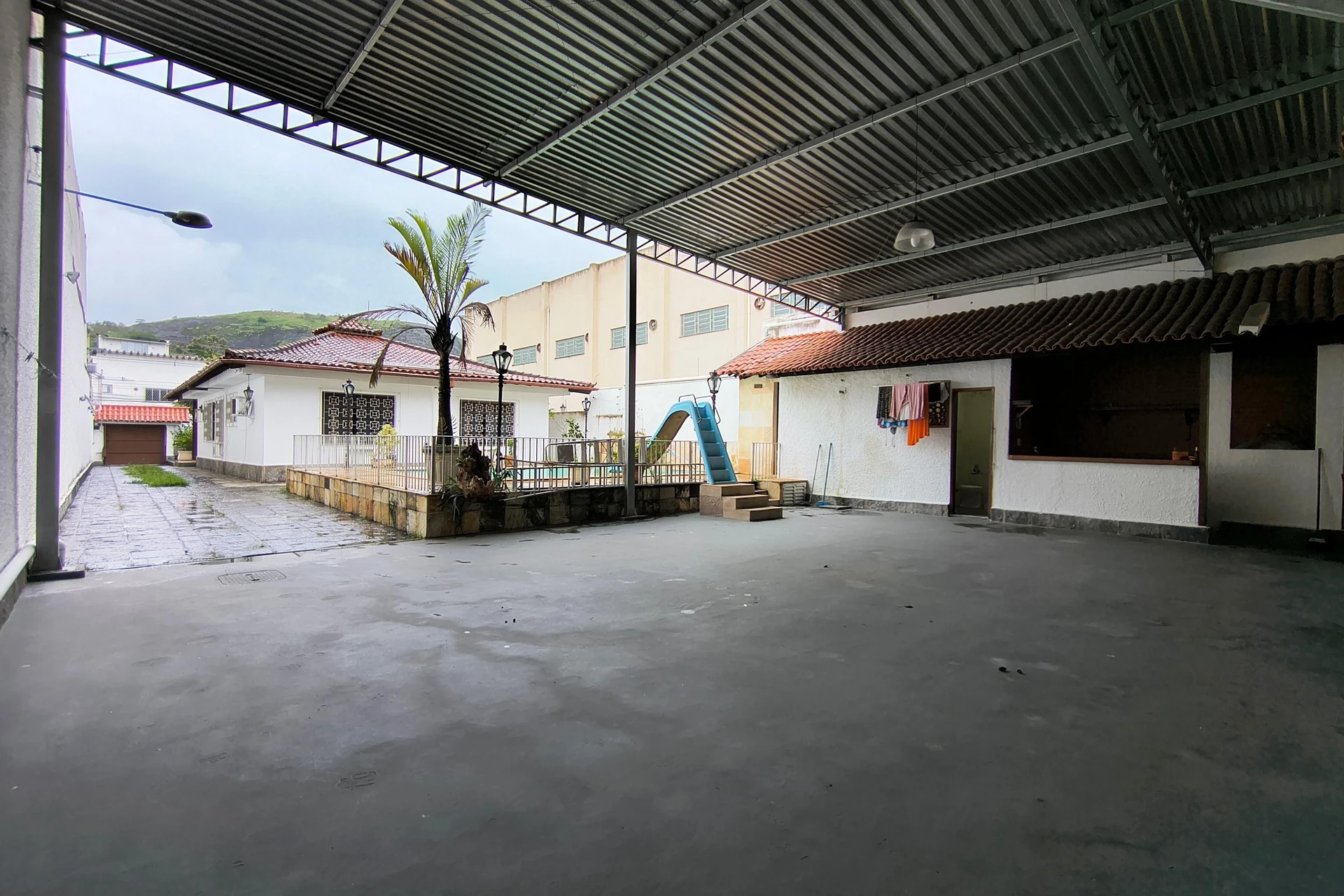Jacuzzi y 3 dormitorios: casa de 742 m² — photo 107