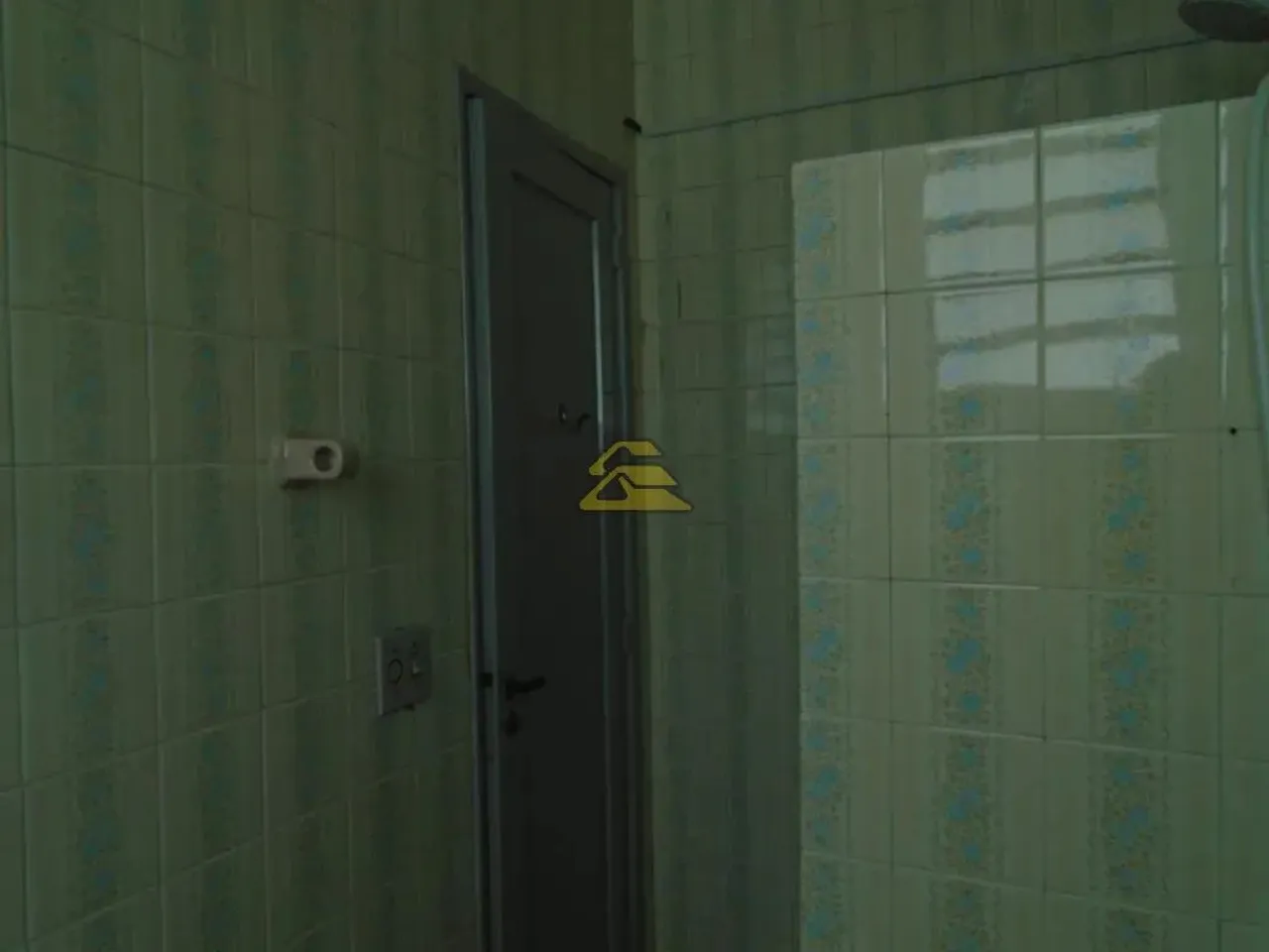 Apartamento de 2 quartos com cozinha separada e fogão a gás — photo 8