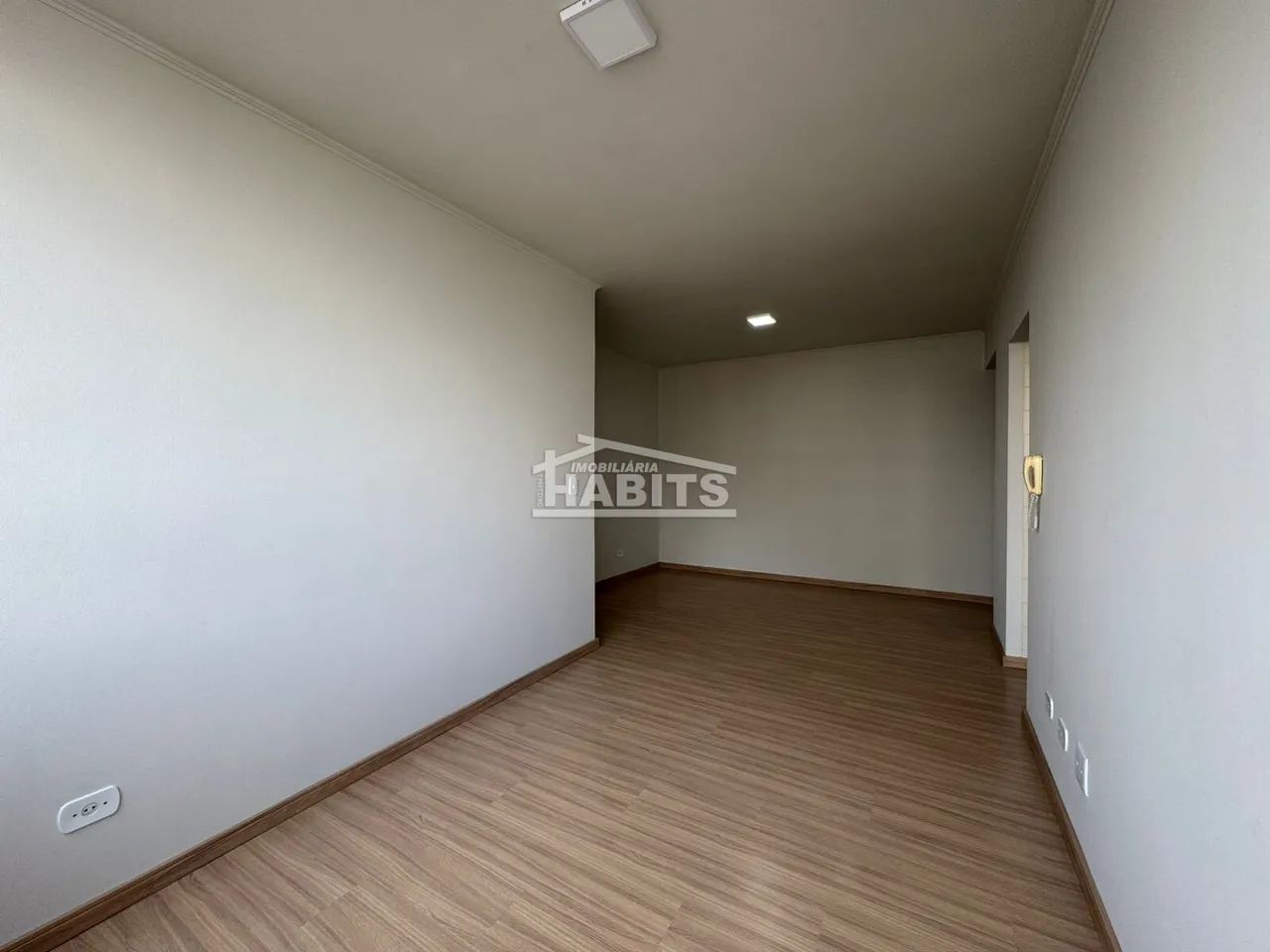 Wood or laminate floors in a 2-bedroom apartment, 72 m² — photo 10