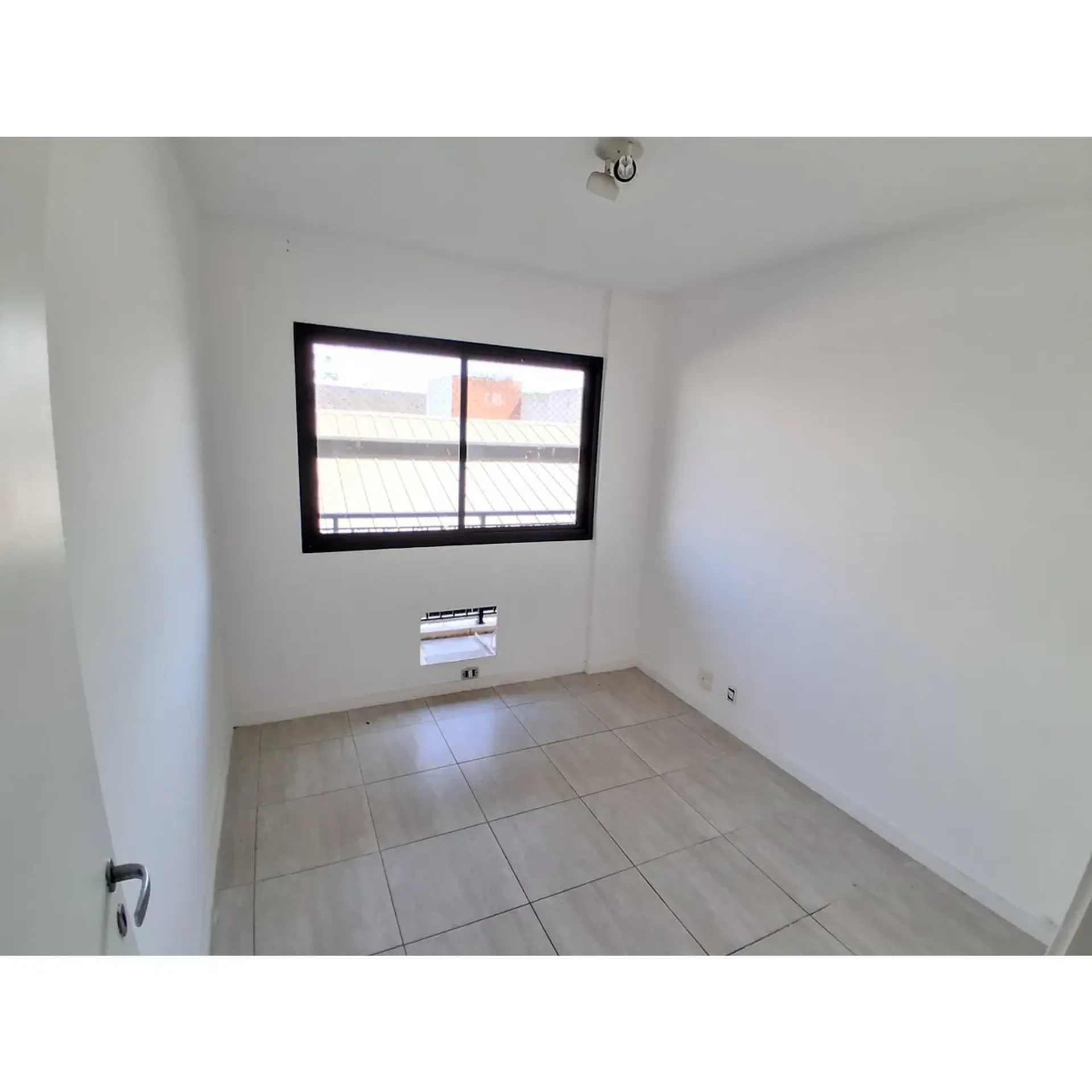 73 m² 2-bedroom rental apartment with balcony — photo 6