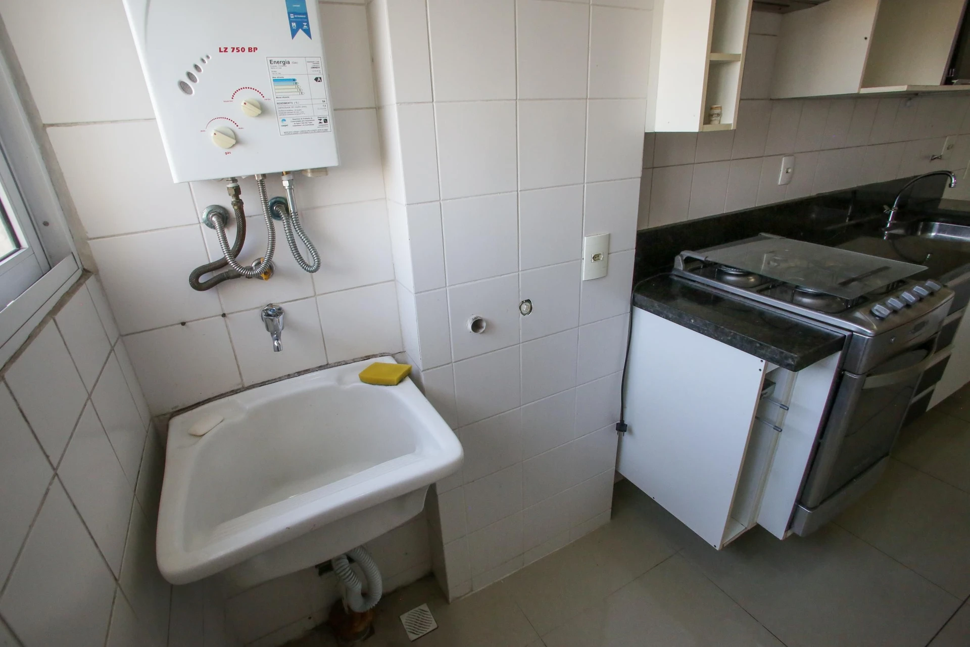2-bedroom apartment with a mountain view — photo 5