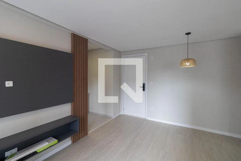 2-bedroom apartment in a building with a gym — photo 7