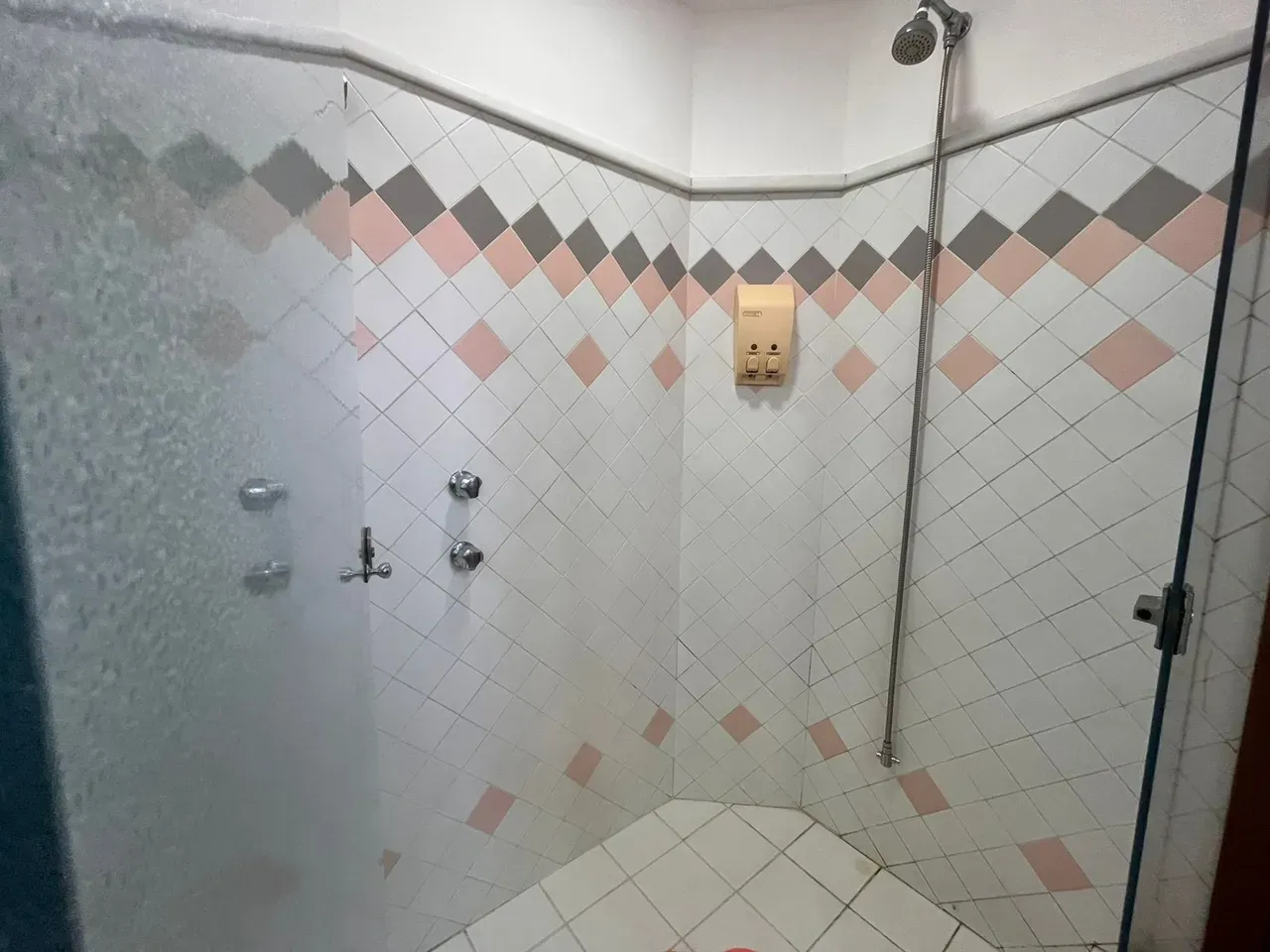 Ванна и 4 спальни: дом 598 м² — photo 5