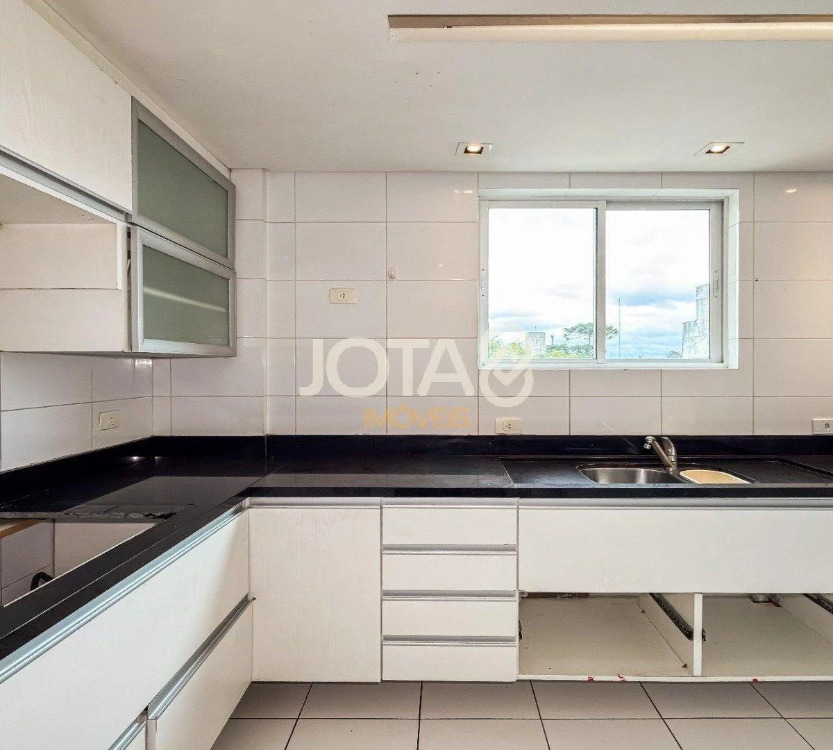 Apartment, 213 m², with a bathtub — photo 36