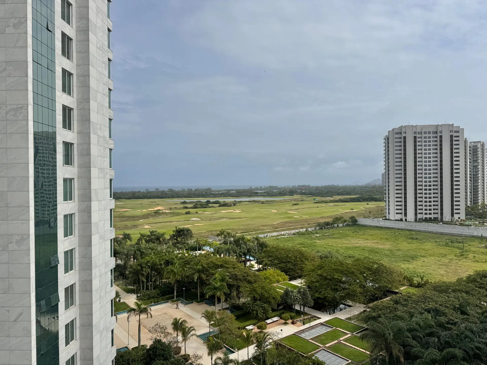 Apartamento mobiliado com 3 suítes e 4 vagas — photo 85