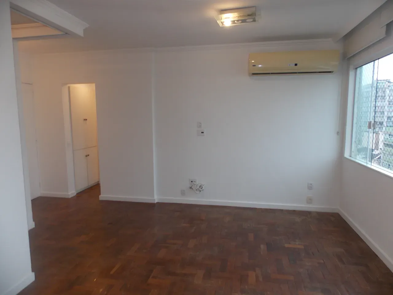 Apartamento, 52 m², com piso de madeira ou laminado — photo 4