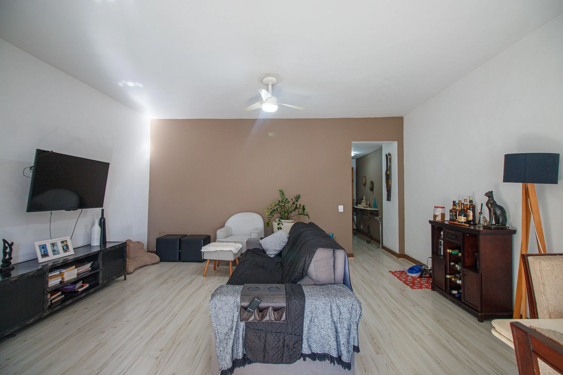 Furnished 2-bedroom apartment with 2 bathrooms and pet-friendly policy — photo 35