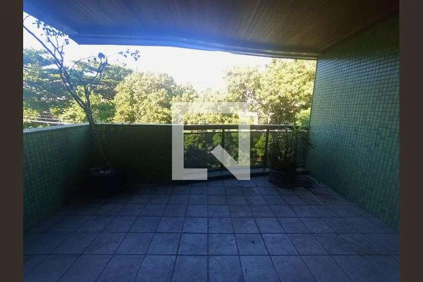 130 m² apartment with 3 bedrooms and a balcony — photo 25
