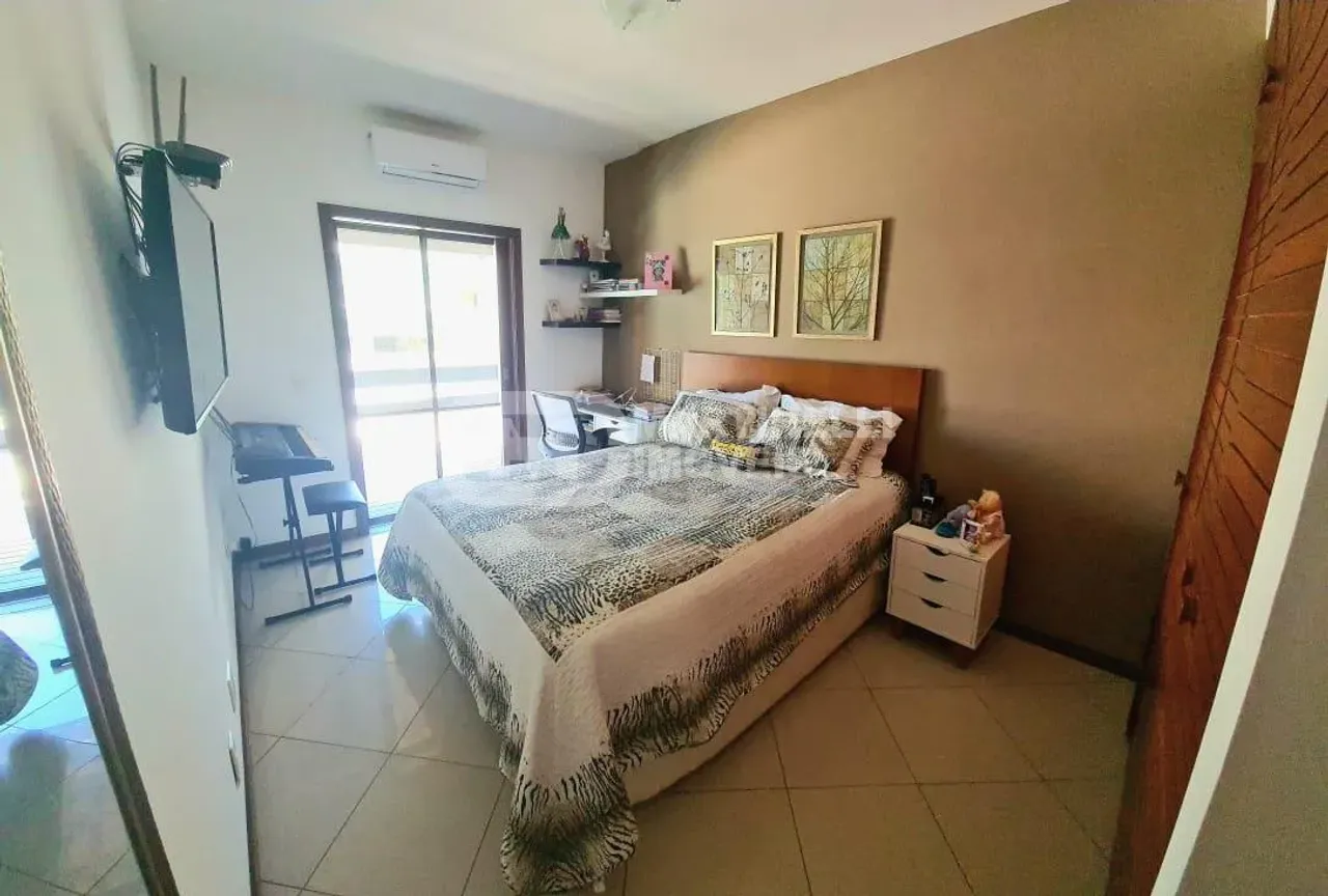 4-bedroom house with 3 suites and 5 bathrooms — photo 11