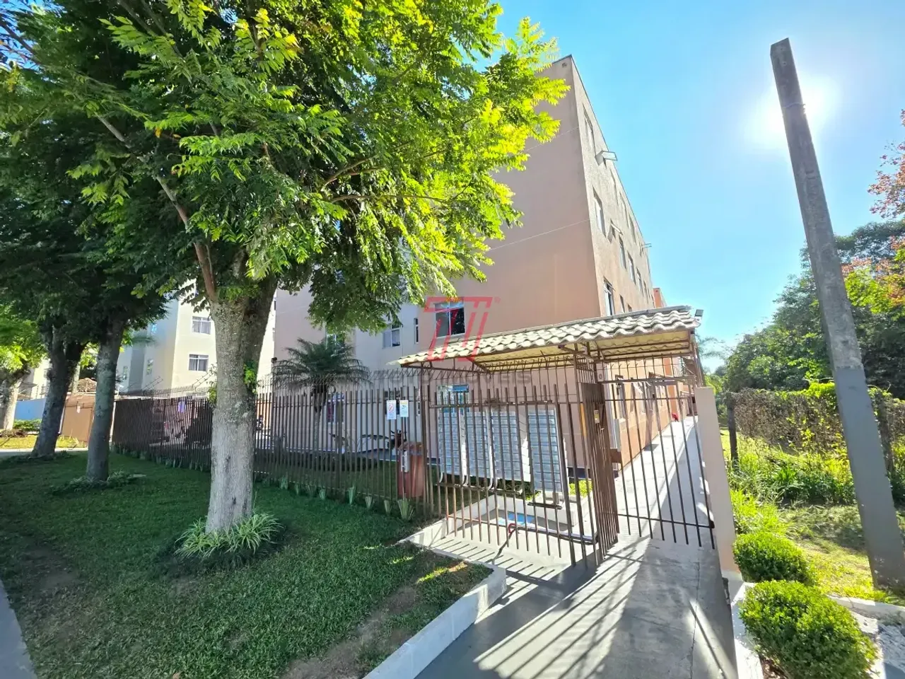 Unfurnished 3-bedroom apartment with 1 parking space
