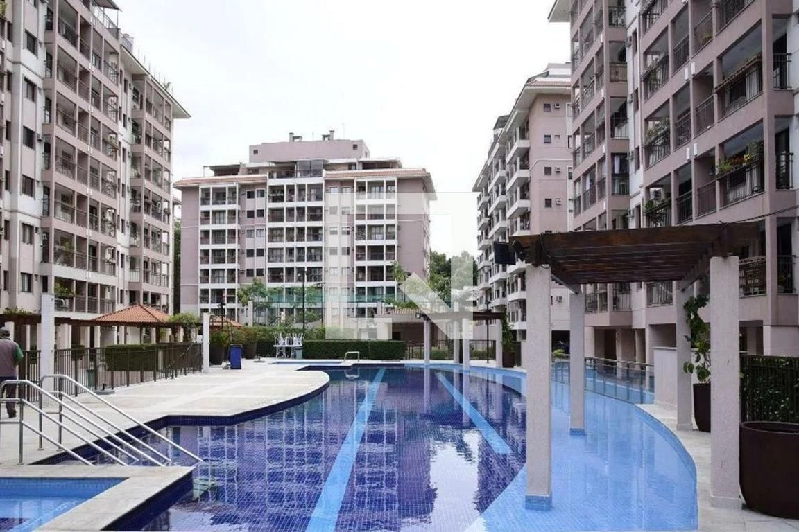 Apartamento de 89 m² com janelas do piso ao teto e closet — photo 60