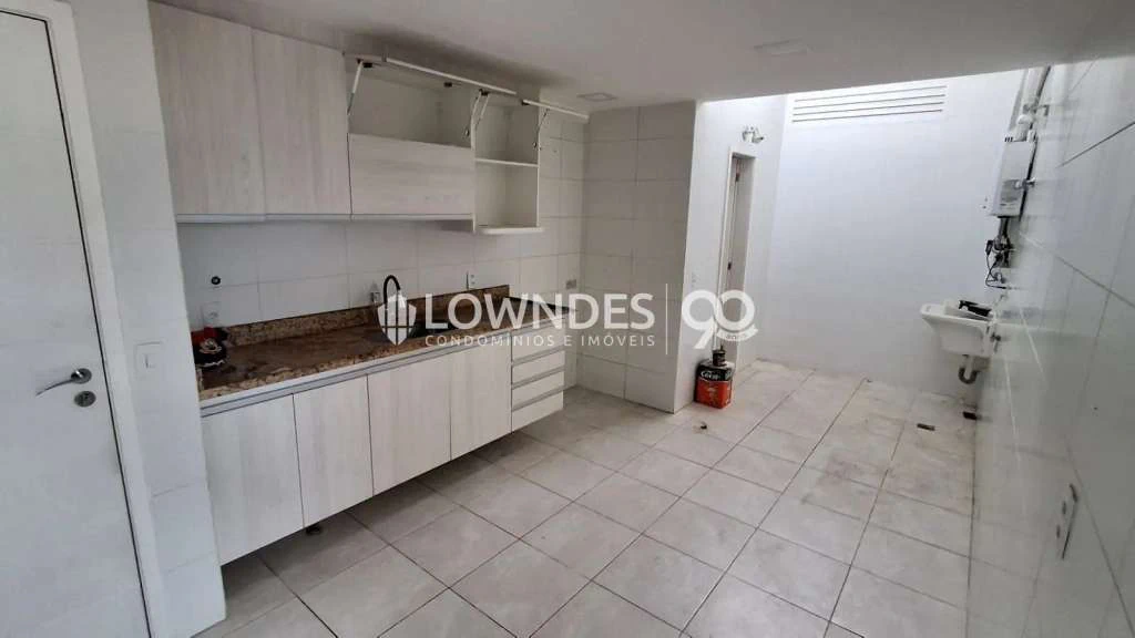 179 m² apartment with 4 en-suite bedrooms and a terrace — photo 22