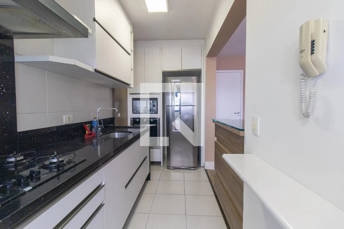Home office in a 2-bedroom apartment, 74 m² — photo 29