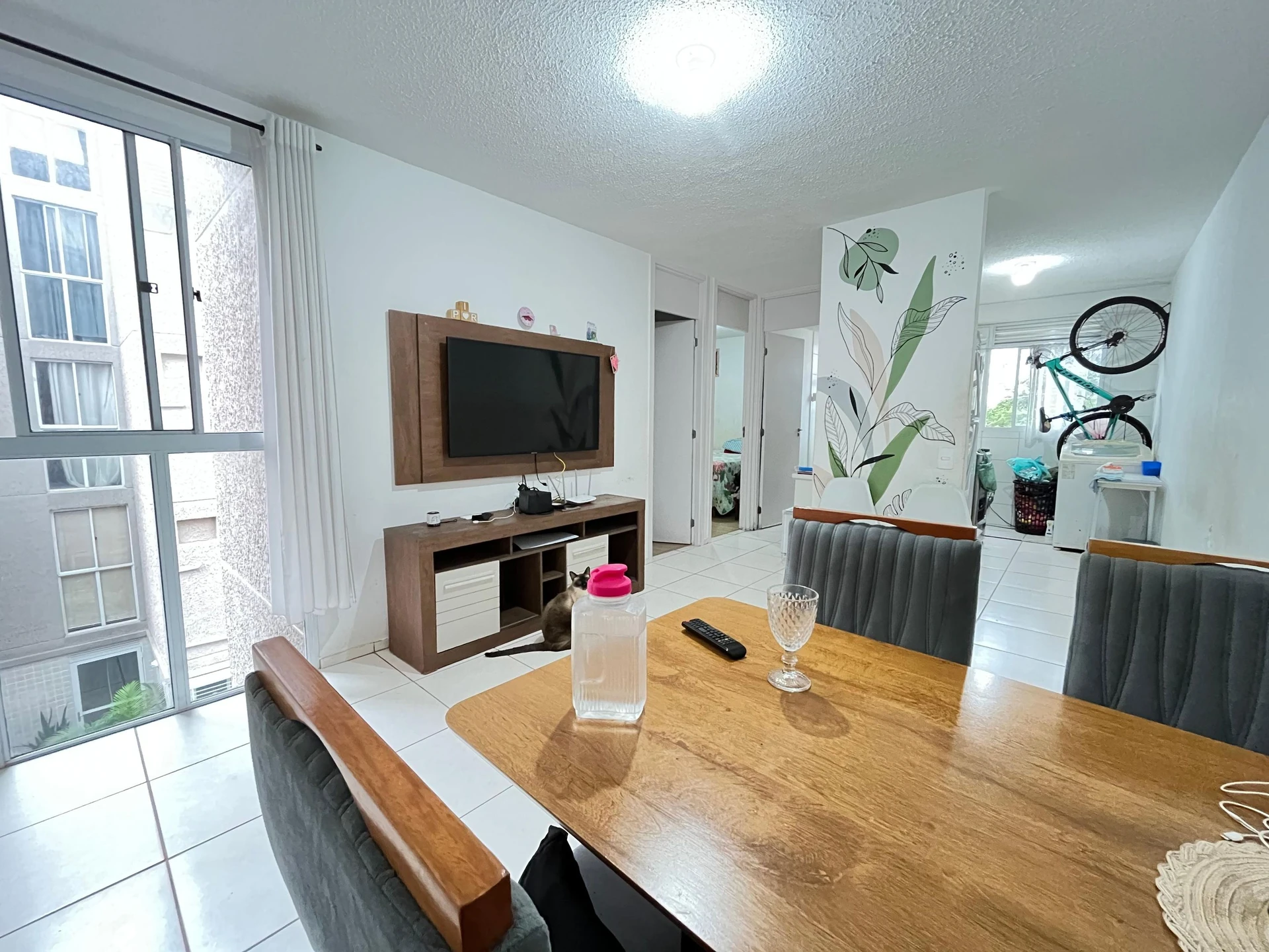 2-bedroom apartment with a washing machine