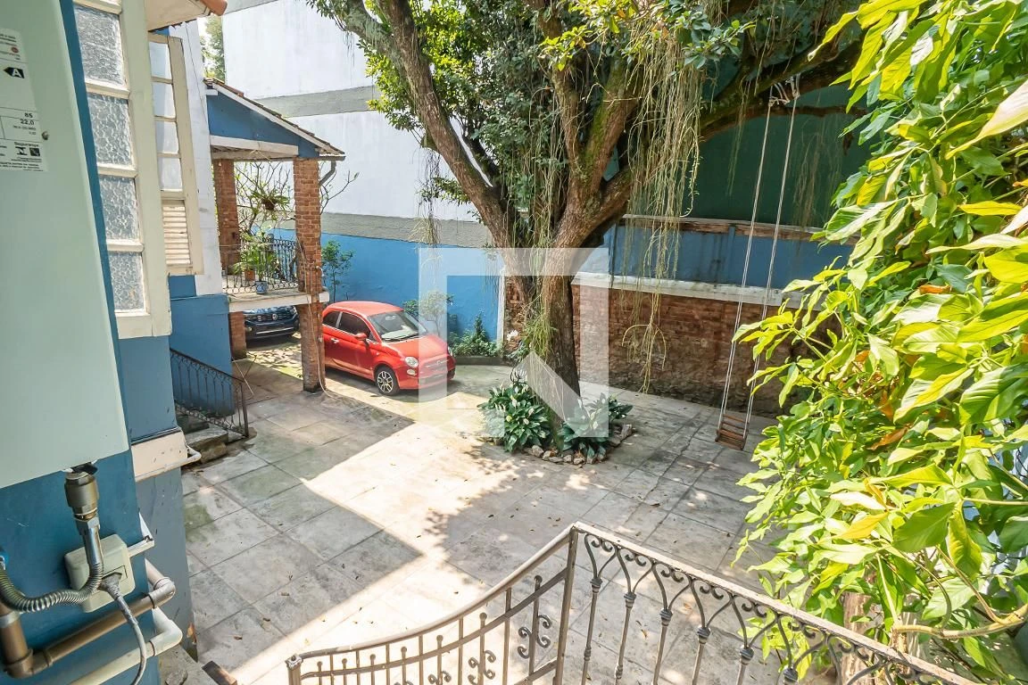 Furnished house, 300 m², with floor-to-ceiling windows — photo 21