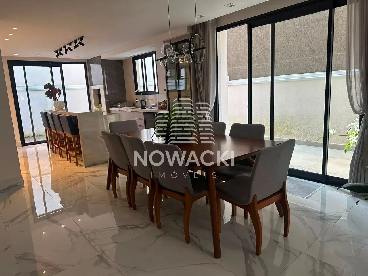 House with 4 bedrooms and 356 m² with integrated kitchen — photo 5