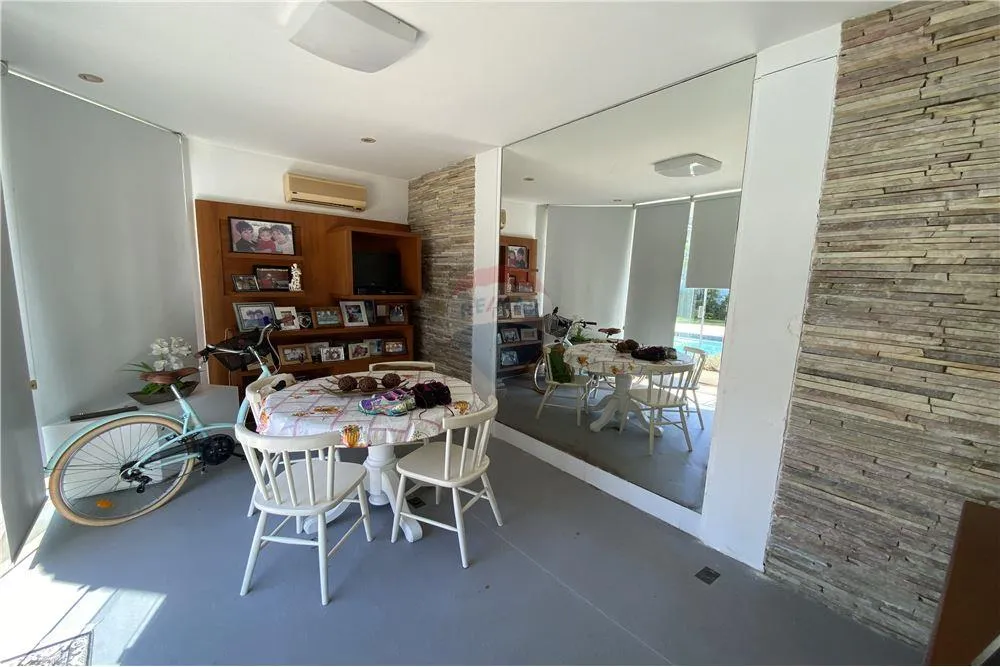 Furnished house with 4 bedrooms and 508 m² — photo 47