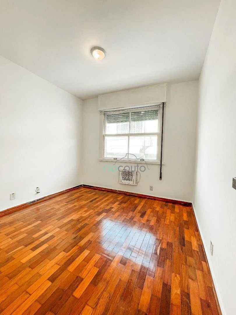 Unfurnished apartment with 4 bedrooms and 377 m² — photo 23