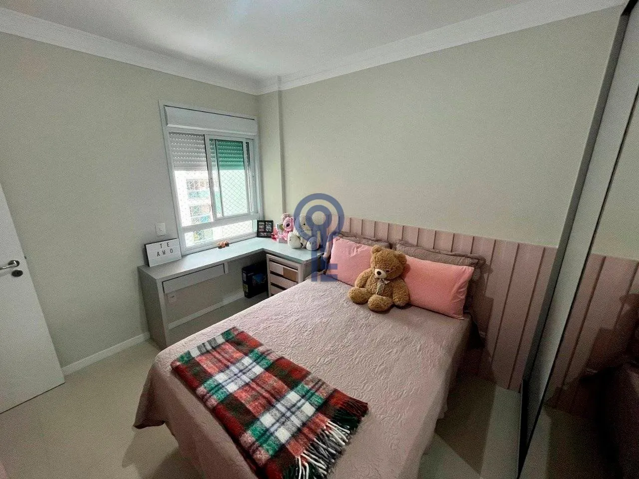 Furnished 4-bedroom apartment with 1 en-suite bath — photo 25