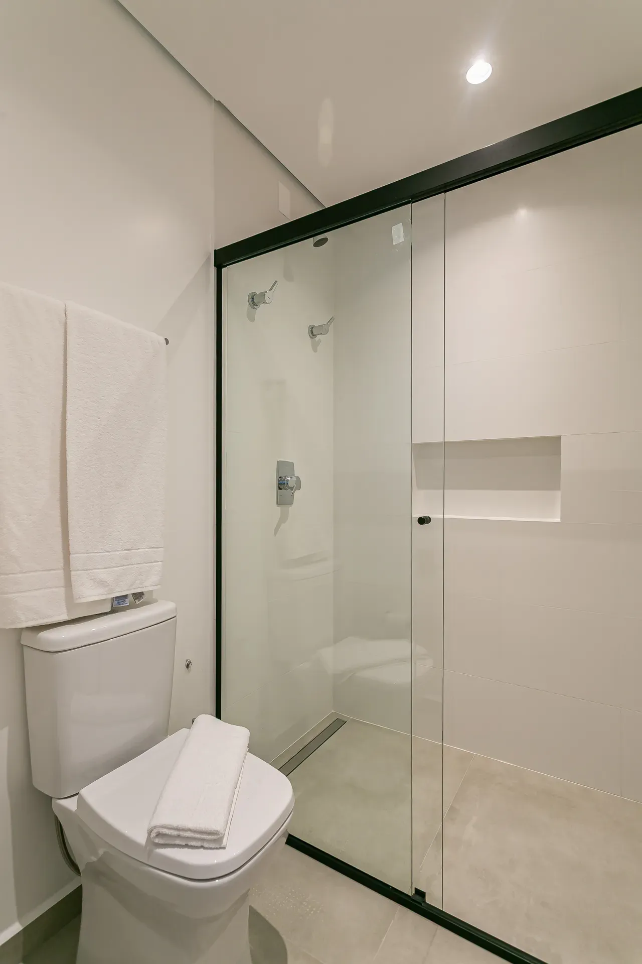 Меблированное студио с открытой кухней 54 м² — photo 20