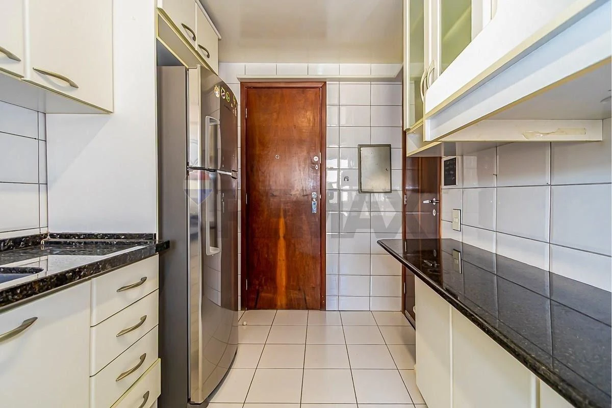 3-bedroom apartment with a home office in Curitiba — photo 32