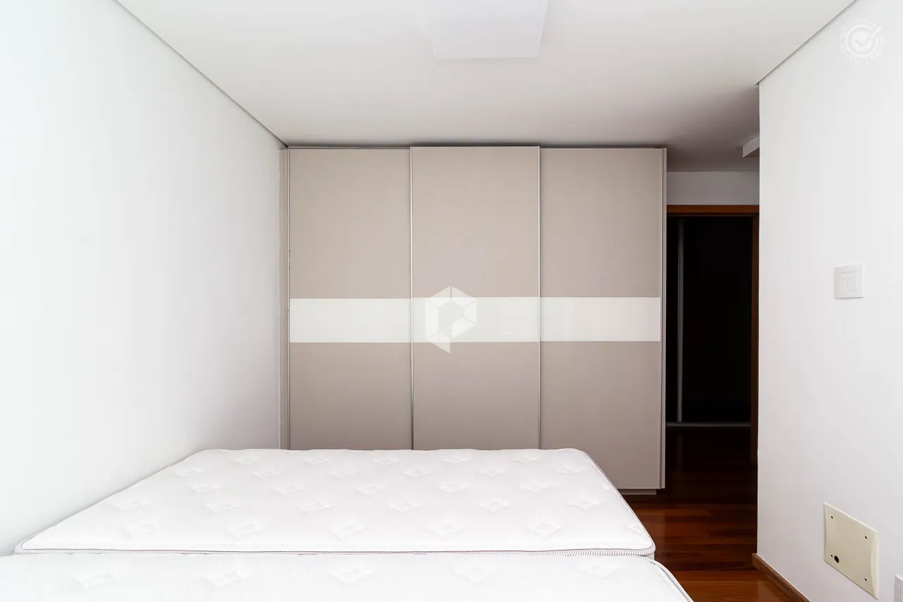 3 en-suite bedroom apartment with 3 parking spots 426 m² — photo 13