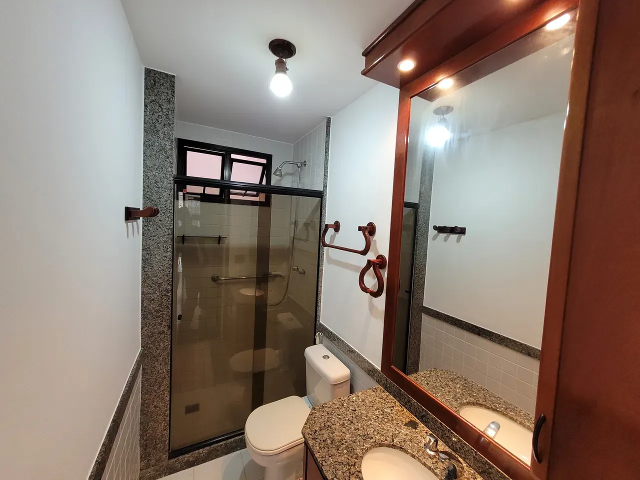Apartamento de 2 quartos, varanda com janelas do chão ao teto — photo 26