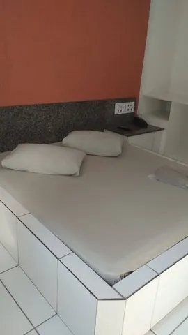 Unfurnished 2-bedroom apartment with a compact kitchenette — photo 16
