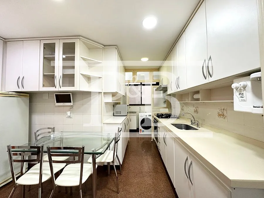3-bedroom apartment with 176 m² and 2 parking spaces — photo 24